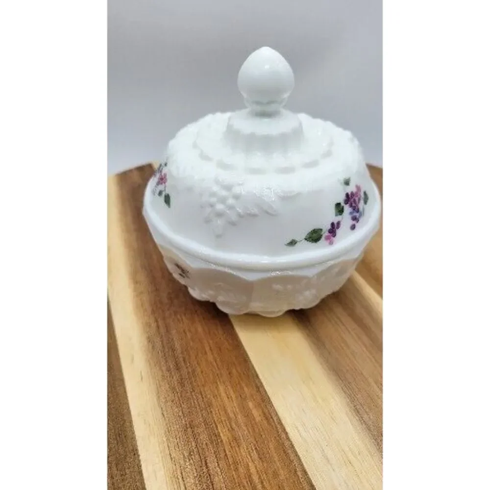 Fenton Signed Hand Painted Grapes Milk Glass Candy Dish With Lid‎